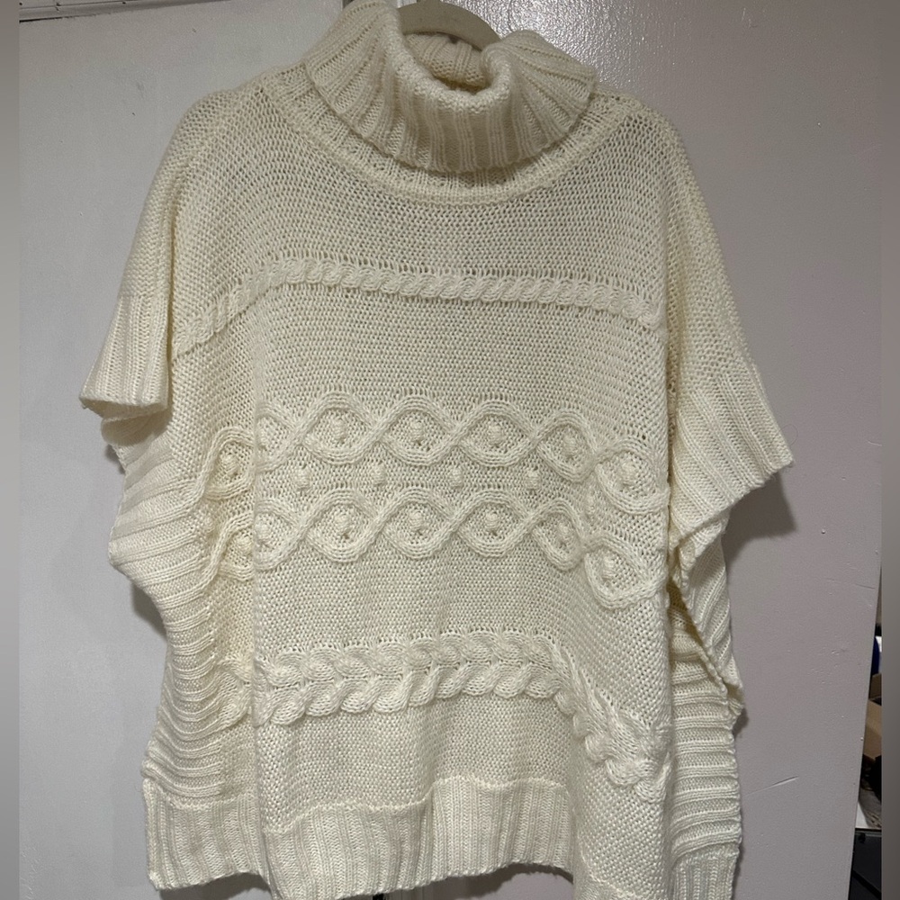 Cable Sweater Poncho NWT XS/S Fits OVERSIZED -Can fit up to XL